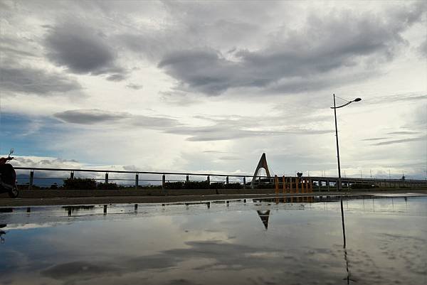 雨後鵬灣大橋-1-2.JPG