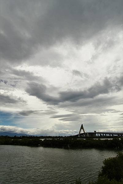 雨後鵬灣大橋-3.JPG