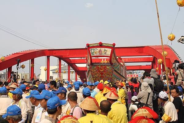 101年10月19日東港迎王-遷船 360.jpg