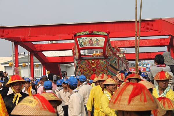 101年10月19日東港迎王-遷船 357.jpg