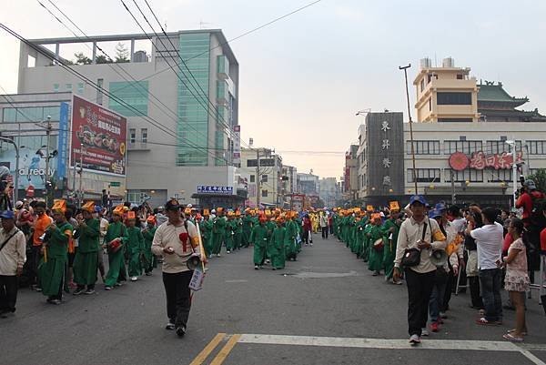 101年10月19日東港迎王-遷船 403.jpg