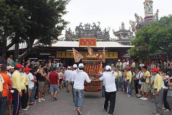 己丑正科東港迎王神轎入廟參禮