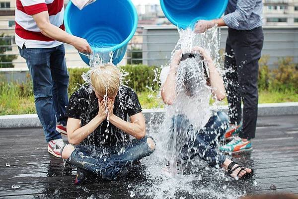 140822 SHINee JONGHYUN + CNBLUE JONGHYUN &apos;Ice Buc… 1