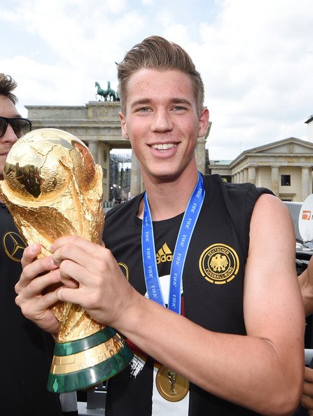 2014 Erik Durm1