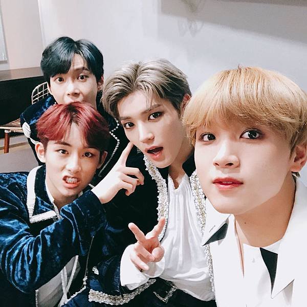 181020 시즈니여러분 즐거운 토요일 보내요! ❤️&#128154;