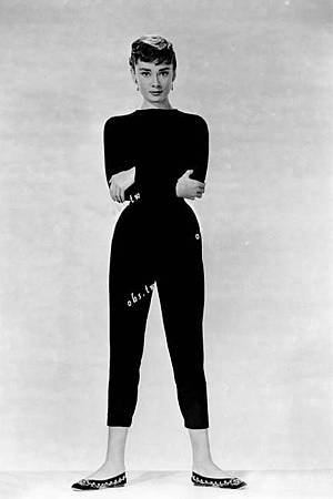 08-ELLE-celebrities-with-big-feet-Audrey-Hepburn-0812-lgn