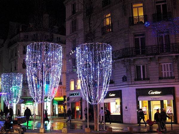 christmas-lights-saint-germain-des-pres-2-copyright-french-moments