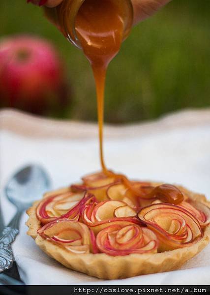 Tarte_pommes_roses_Caramel_Beurre_Salé_Recette_Dollyjessy_6