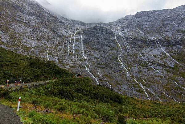 Journey to Milford Sound 034.jpg