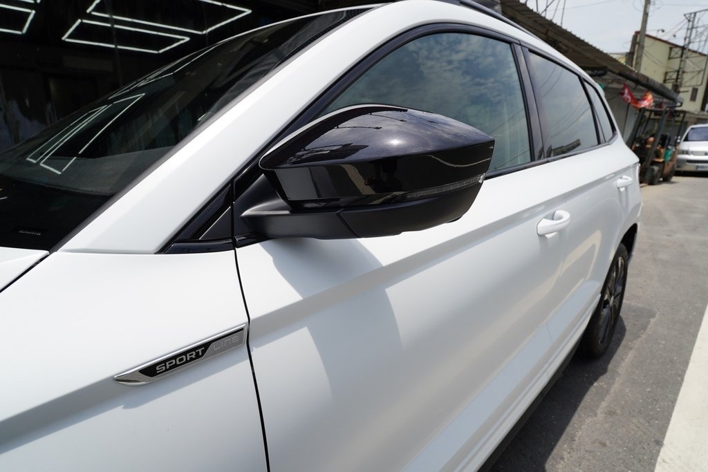 台南汽車包膜推薦：Force 弗珥仕車體包膜，白色SKODA