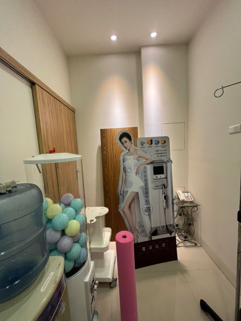 台中室內設計分享：綻緣空間設計│樸素空間變身法式輕奢│醫美診