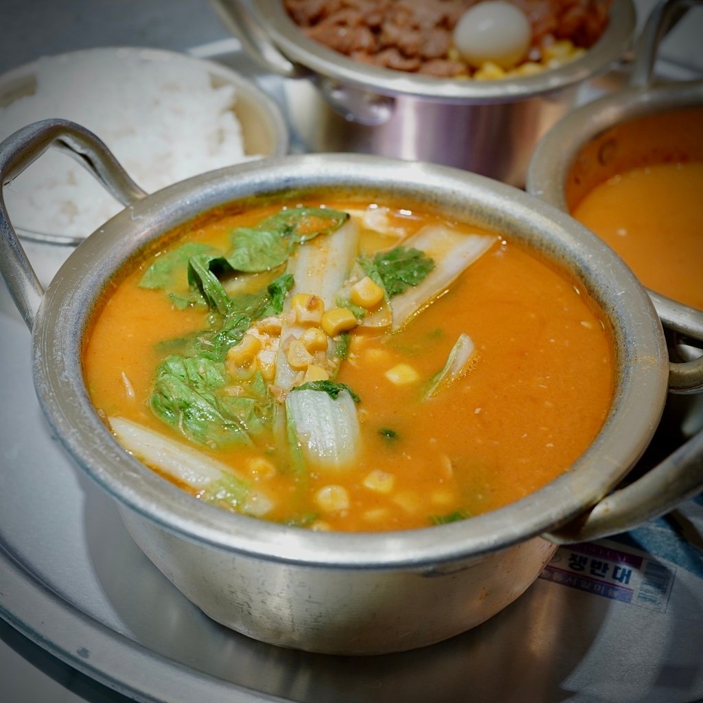 【台南韓式料理】韓湘辣年糕五妃店  ｜韓式烤肉飯、大醬湯、辣