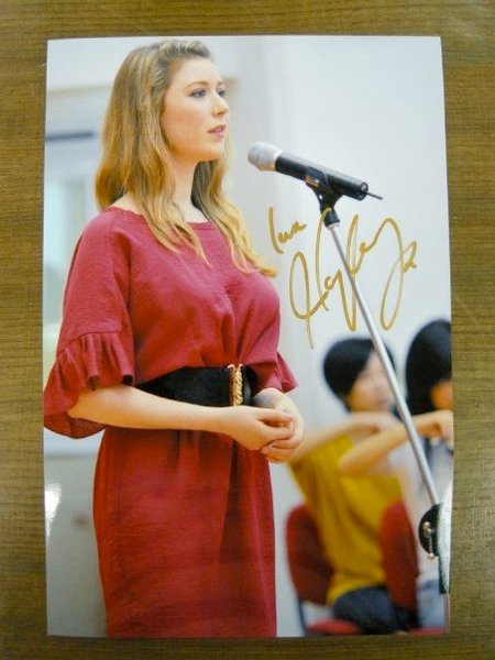 Hayley autographed photo2