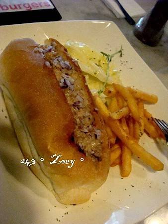 100.03.18BCdog-牛肉醬狗9.JPG