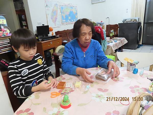 寶貝成長日記(七百五十三)冬至，阿嬤到~