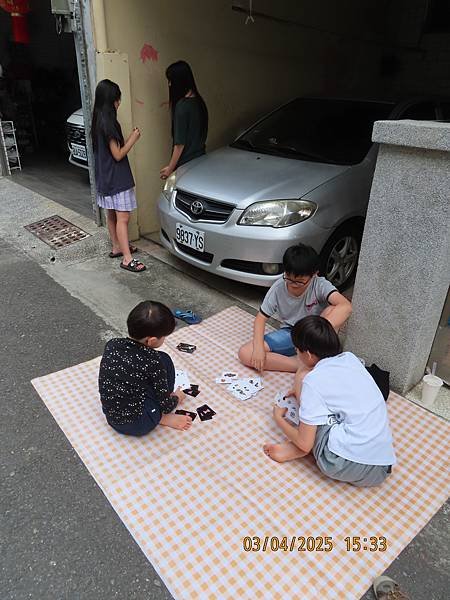 寶貝成長日記(七百八十)各自行動的午後