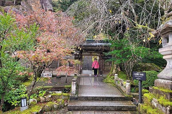 日本北陸7日遊，那谷寺的紅葉奇岩絕美