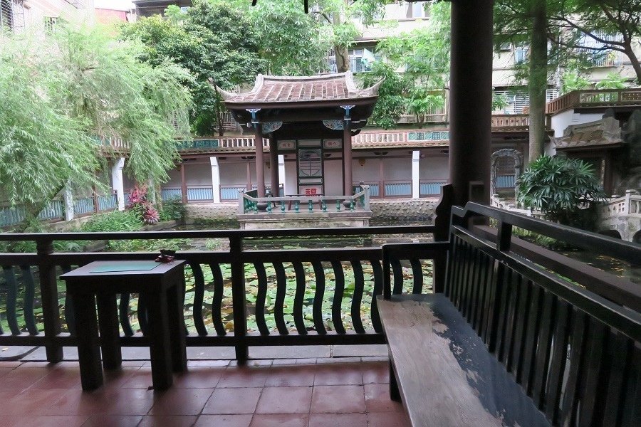 方鑑齋