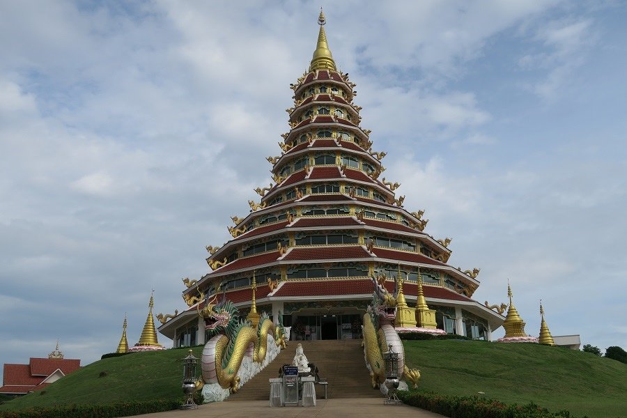 วัดห้วยปลากั้ง Wat Huay Pla Kang匯巴狂寺