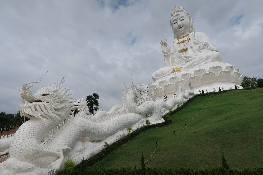 วัดห้วยปลากั้ง Wat Huay Pla Kang匯巴狂寺