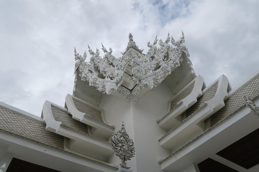 ตำบล ป่าอ้อดอนไชย Wat Rong Khun白廟