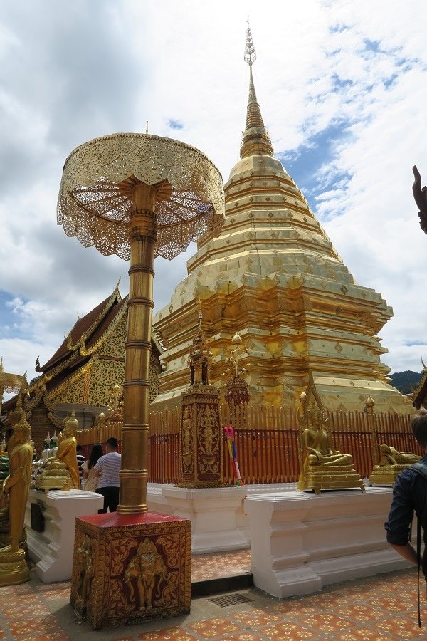 วัดพระธาตุดอยสุเทพราชวรวิหาร Wat Phrathat Doi Suthep素帖寺