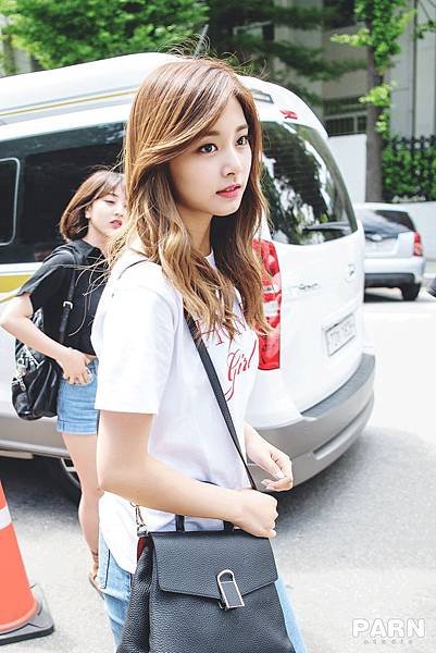 Tzuyu.full.151039.jpg