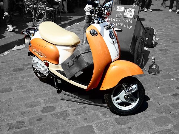 scooter BWColor effect.jpg