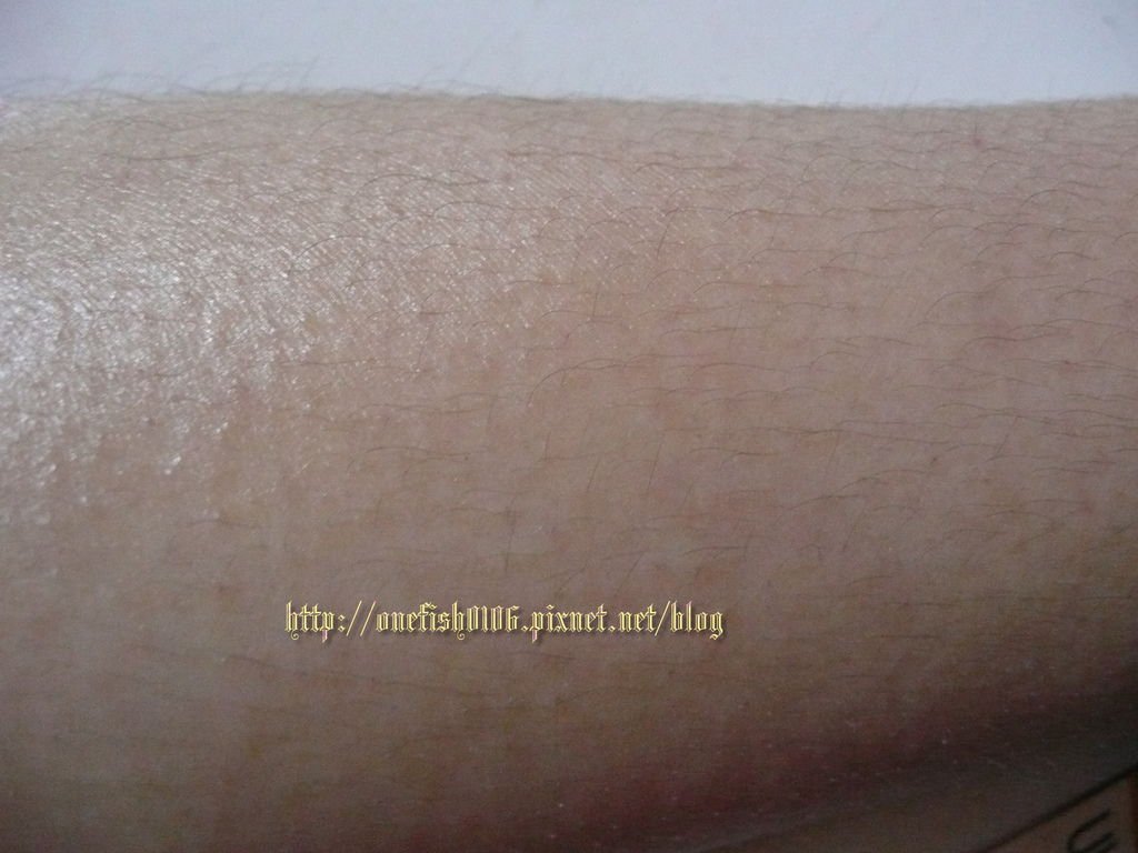 露得清 輕透無感防曬乳