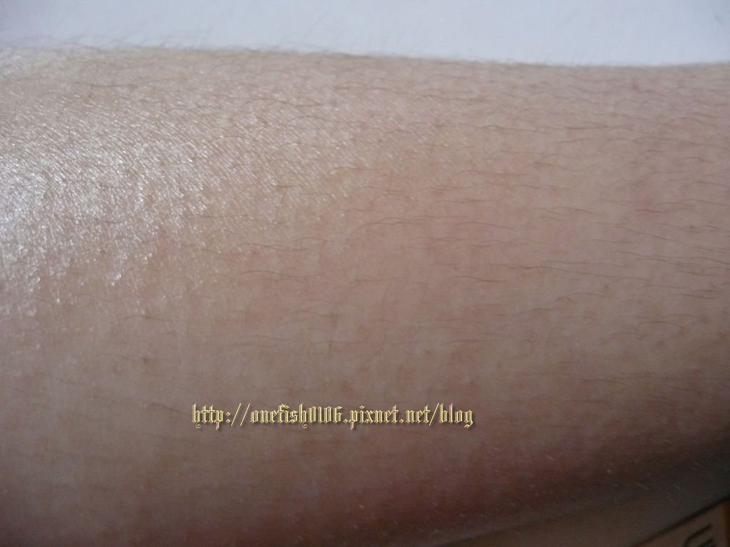 露得清 輕透無感防曬乳
