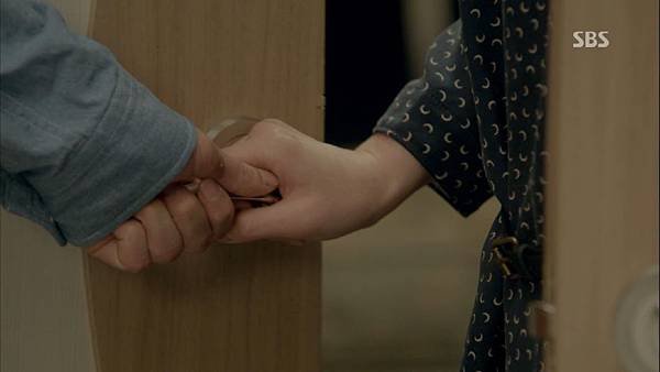 (130320.SBS.그 겨울, 바람이 분다.E12.HDTV.EXTRA.ts)[00.53.36.446]