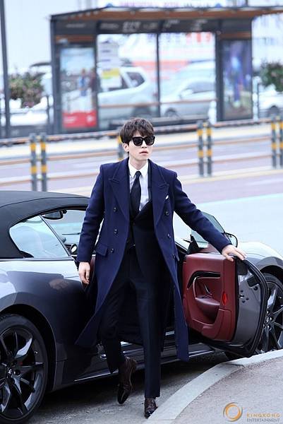 28_161130_06회_6씬_카페_앞_(7).JPG