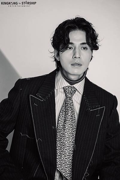 190911_이동욱_화보_에스콰이어_099_작업.jpg