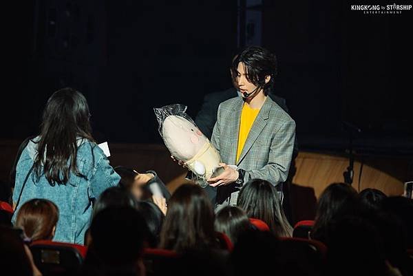 191102_이동욱_기타_팬미팅_416_작업.jpg