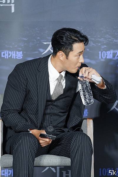 제작보고회03.jpg