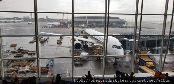 HKG AIRPORT.jpg