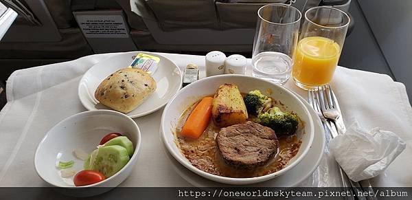 MAIN COURSE.jpg