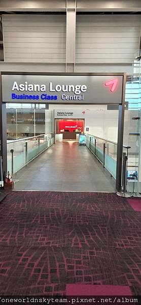 04A.LOUNGE.jpg