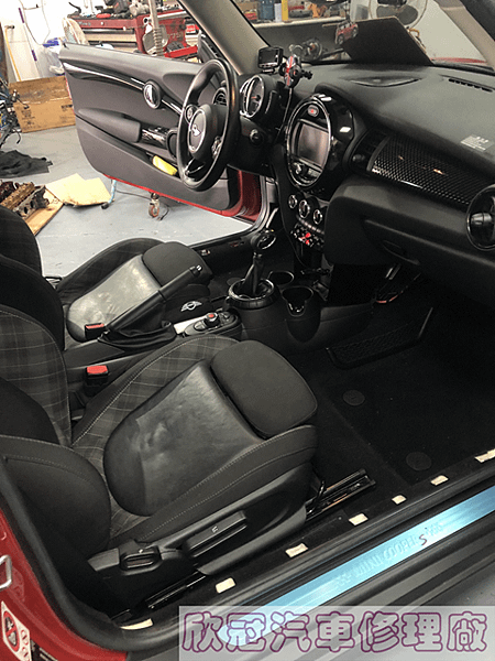 BMW MINI F56 CooperS - 車內積水、冷氣