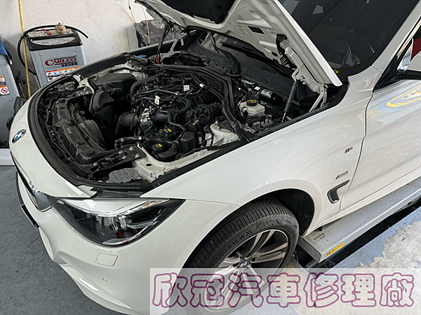 BMW F34 320i GT - 引擎漏水、B48引擎水泵