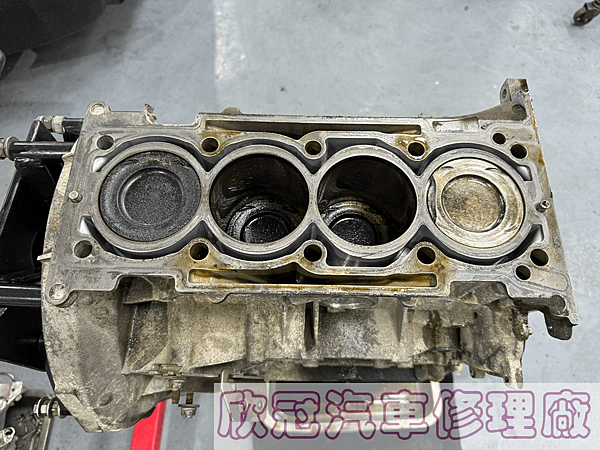 BENZ W205 C300 - 引擎不順抖動、鍛造活塞更換