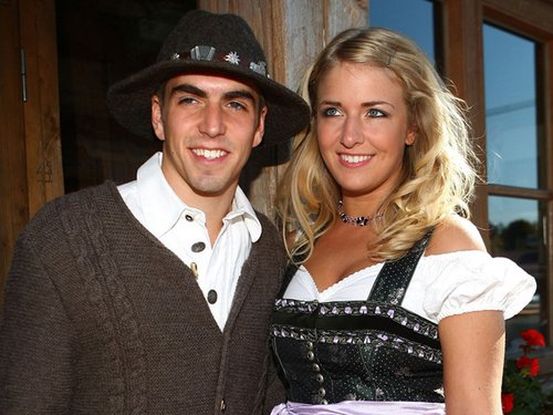 Philipp-Lahm-girlfriend-Claudia-Oktoberfest_1267106.jpg