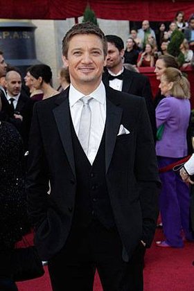 Jeremy Renner (16).jpg