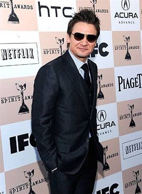 Jeremy Renner (15).jpg