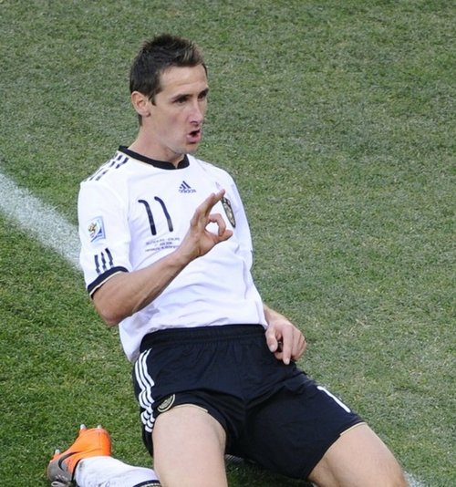 7f96f5ac891f27e527df990b5e1075d5-getty-fbl-wc2010-match51-ger-eng.jpg