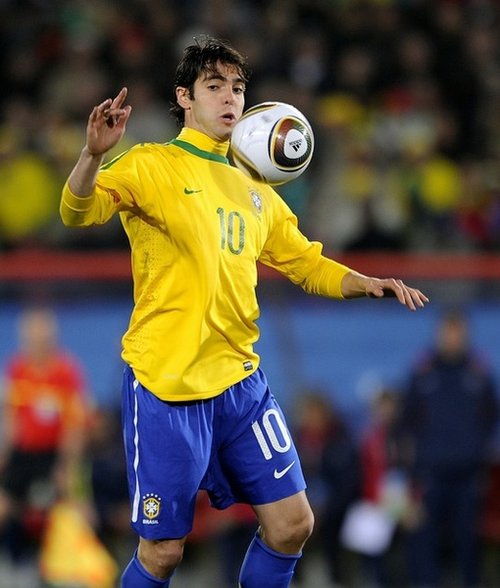 dd1b3fde5b42cb7cb1a5d04e9f577482-getty-fbl-wc2010-match54-bra-chi.jpg