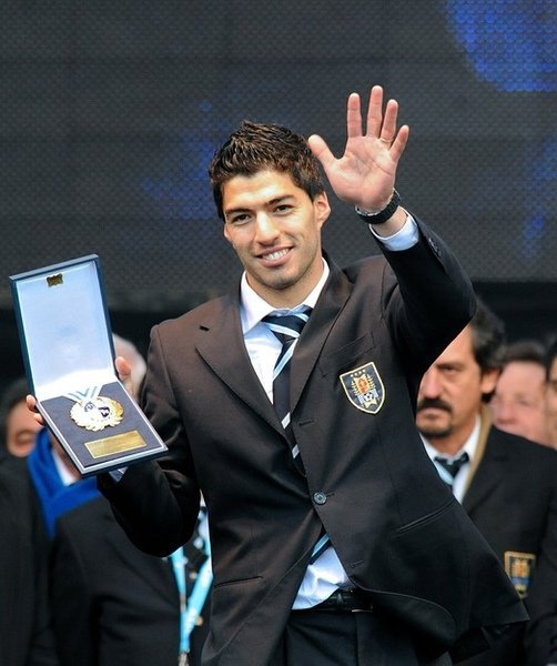 96970d55f3d661a8b212d68a2cb57c87-getty-fbl-wc2010-uru-welcome-ceremony.jpg