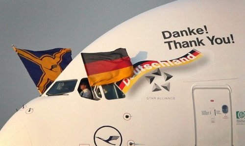 7f88c69a5fbb90655e3cdbc73ac69336-getty-fbl-wc2010-ger-arrival-frankfurt-a380.jpg