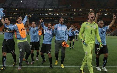 8bc025cf001e94ae0f52a24e1737f826-getty-fbl-wc2010-match58-uru-gha.jpg