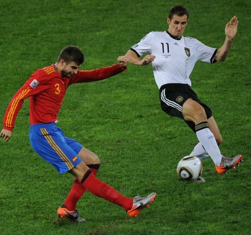 126a5f0786e745b6d3e4adb249b20526-getty-fbl-wc2010-match62-ger-esp.jpg